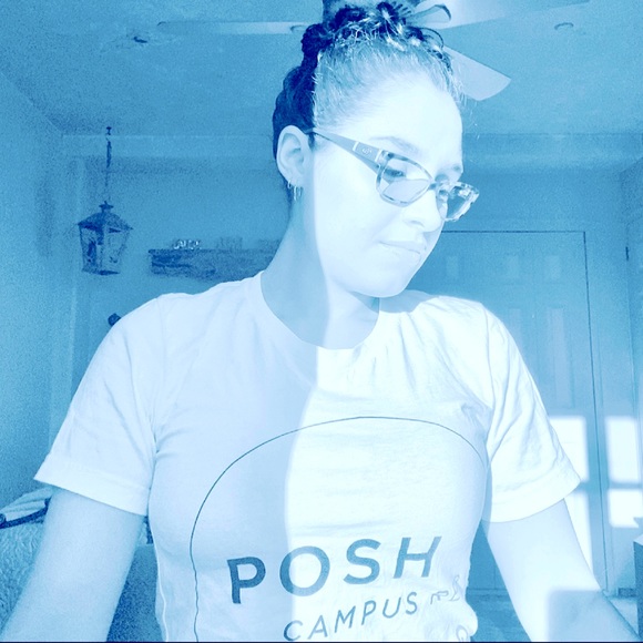 Meet your Posher, Leanne - Picture 1 of 2